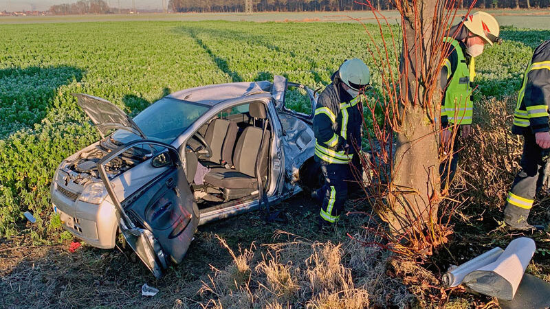 Zwei Feuerwehreinsätze in Ilten: Eine Schwerverletzte bei Unfall – ein Brandalarm