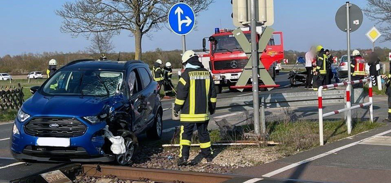 Verkehrsunfall mit zwei Verletzten am Bahnübergang zwischen Bolzum und Sehnde