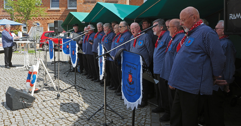 Shanty-Chor „Blaue Jungs“ aus Bolzum trennt sich von seinem Chorleiter