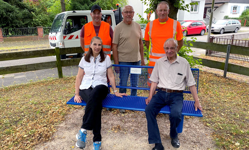 Stadt Lehrte erhält zwei neue Sitzbänke am Spielplatz