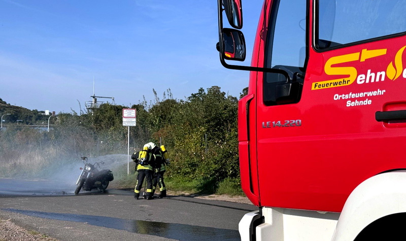 Motorradbrand an der Bolzumer Schleuse