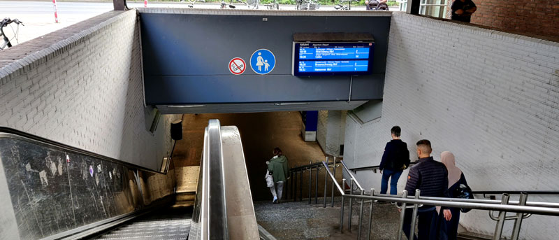 Aufzug zum Bahnhofstunnel in Lehrte für längere Zeit außer Betrieb