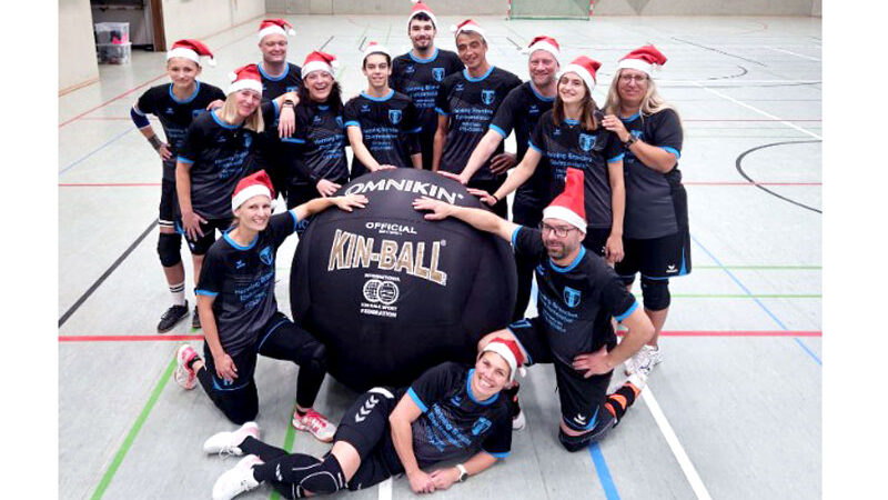 Weihnachtsmarkt-Stand der Kin-Ball Freunde in Immensen