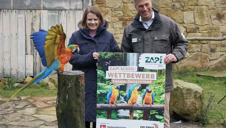 Kultusministerin Julia Hamburg und Erlebnis-Zoo stellen Zoo-Artenschutzpreis „Zap! 2025″ vor