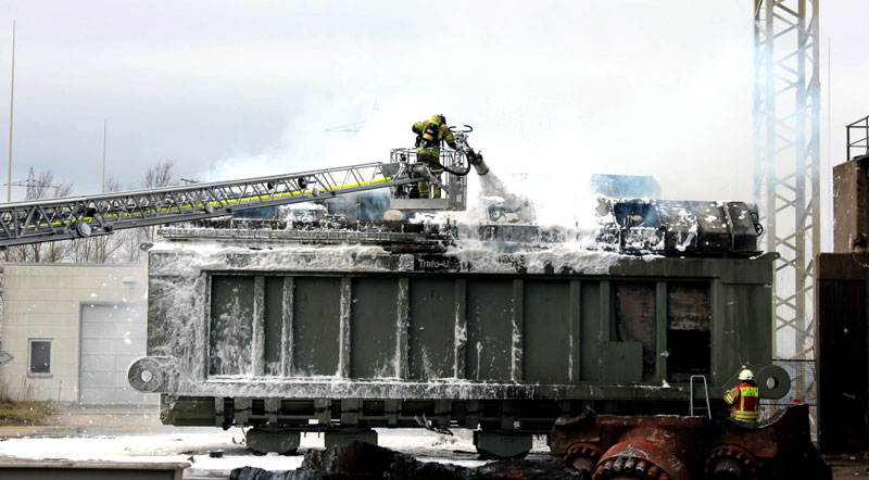 Trafo-Brand auf dem Kraftwerksgelände Mehrum löst Großeinsatz aus