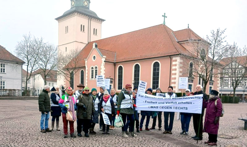 Omas gegen Rechts laden zum Rundgang ein